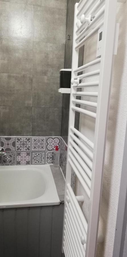 Studio 2 Alpes, Proche Lac Buissonniere, Menage Inclus, Balcon, Parking Λε Ντεζ Αλπ Εξωτερικό φωτογραφία